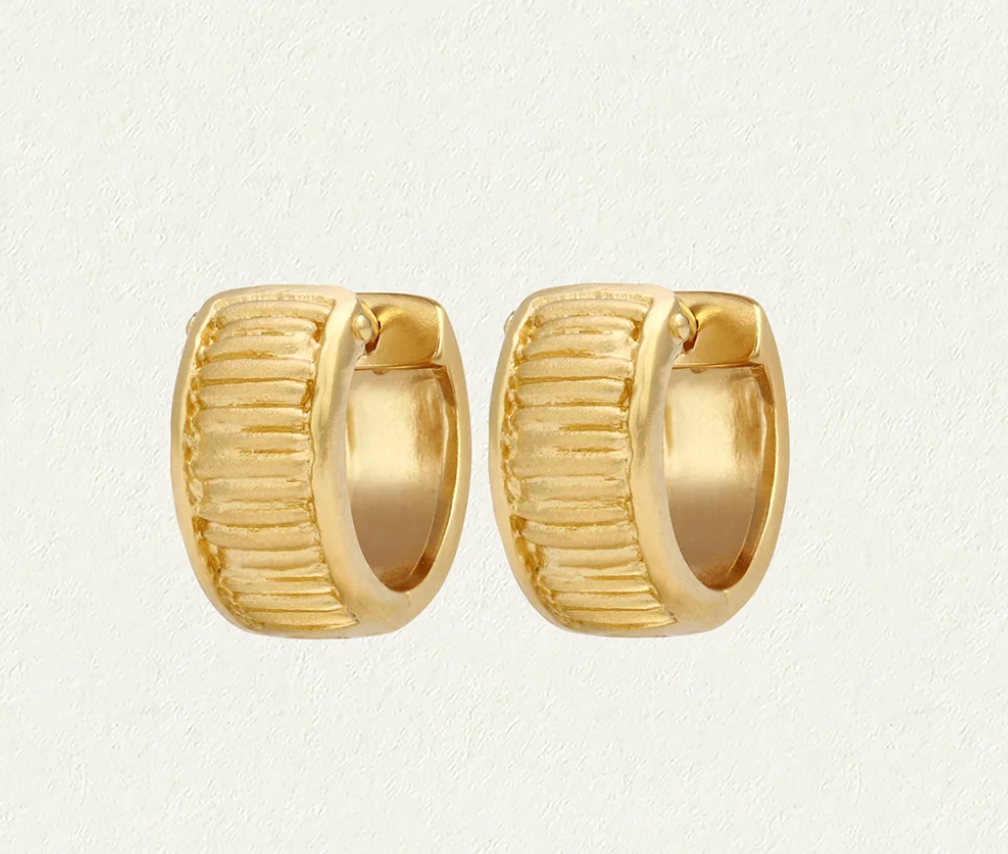 Arete Wide Huggie Earrings - 18k Gold Vermeil | Temple Of The Sun